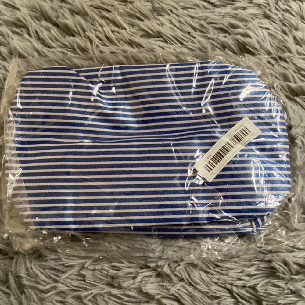 Unbranded foldable insulated